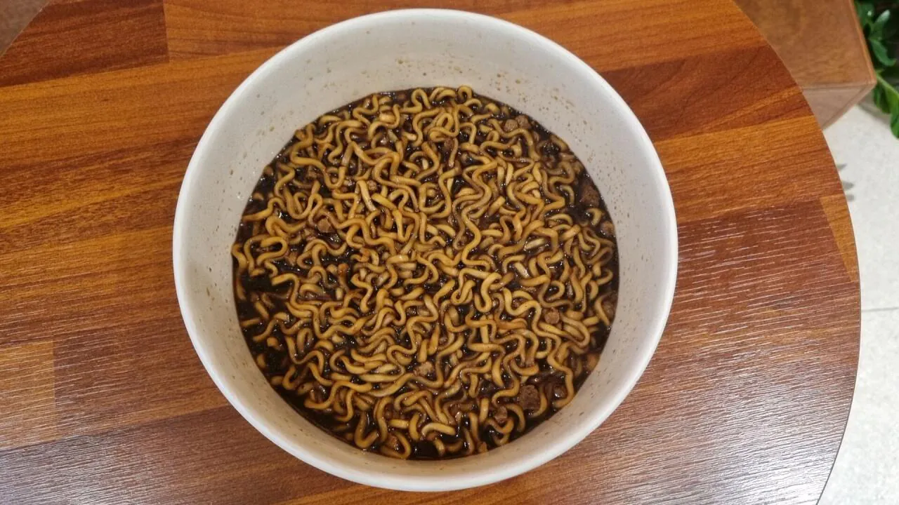 우지 짜르르